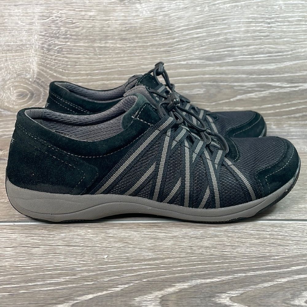 Dansko Honor Toggle Low Top Women’s Size 7.5-8/EU 38 Black Suede Sneakers